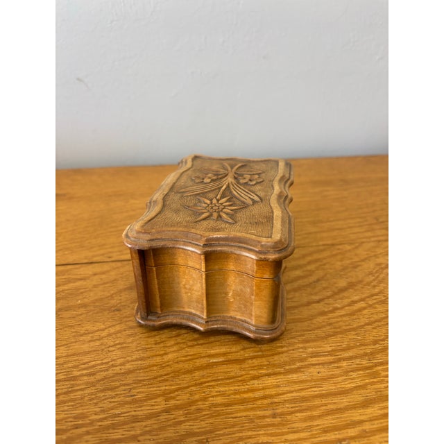 Mid 20th Century Vintage English Wood Trinket Box With Floral Motic For Sale - Image 5 of 6