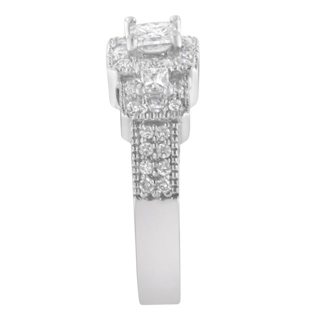 Early 21st Century 14K White Gold Round and Princess-Cut Diamond Three Stone Ring (1 Cttw, H-I Color, I1-I2 Clarity) - Size 8 For Sale - Image 5 of 7