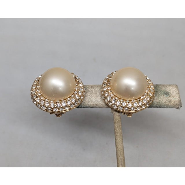 Ciner Vintage 1980s Signed Ciner Goldtone Faux-Pearl & Pavé Clear Rhinestone Clip Earrings-2 Pieces For Sale - Image 4 of 7