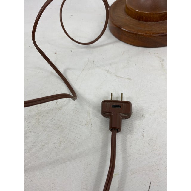 Mid-Century Walnut Turned Table Lamp For Sale In New York - Image 6 of 7