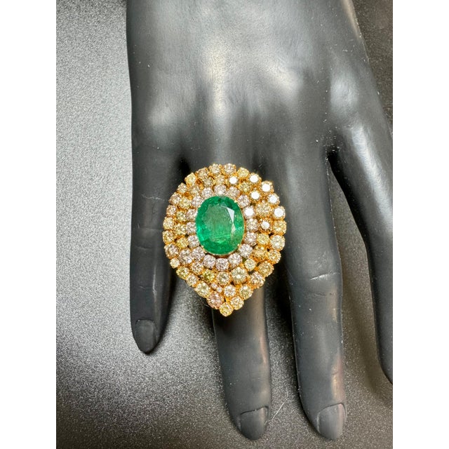 Gemstone 7.47 Natural Zambian Emerald & 5.64 Cts Diamond 18 Karat Yellow Gold Ring Size 6 For Sale - Image 7 of 18