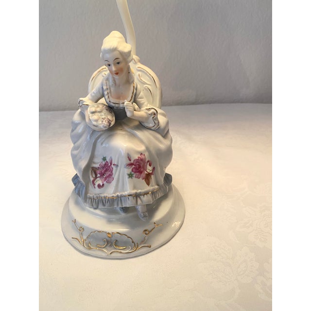 Vintage Porcelain Capodimonte/Dresden Style Figural Nobel Lady Boudoir Lamp With Matching Reticulated Shade Excellent Condition For Sale - Image 4 of 14