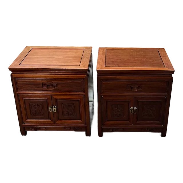 1960s Pair of Chinese Mid Century Rosewood Chippendale Nightstands or Side Tables For Sale