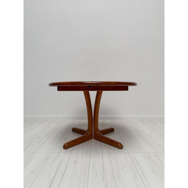 Mid-Century Modern Vintage Danish Round Teak Extendable Dining Table by Langeskov Møbelfabrik, 1970s For Sale - Image 3 of 9