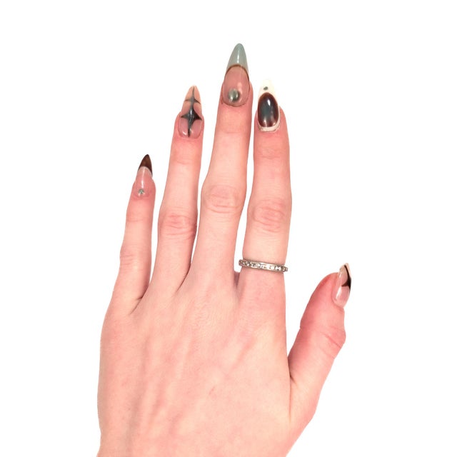 Mid-Century Modern Vintage Platinum & 1.05 Ct. Diamond Eternity Band Ring For Sale - Image 3 of 9
