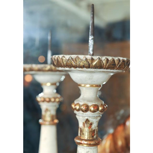 Mid 19th Century White and Gold Large Scale Italian Pricket Sticks - a Pair For Sale - Image 5 of 9