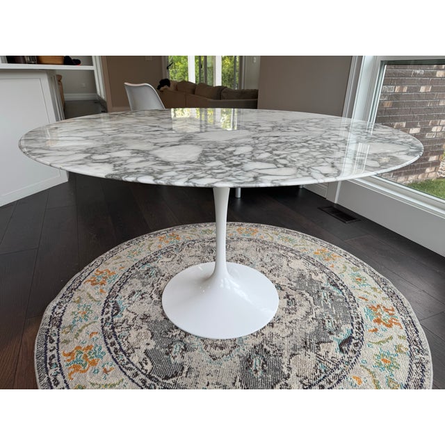 Eero Saarinen 47” Round Saarinen Dining Table in Polished Coated Arabescato Marble With White Base For Sale - Image 4 of 6