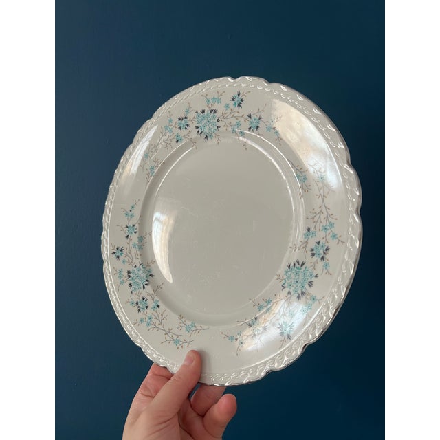 1950s English Traditional Royal Jackson Fine Bone China Dinner Service in Blue Floral Spray - 44 Pieces For Sale - Image 10 of 18