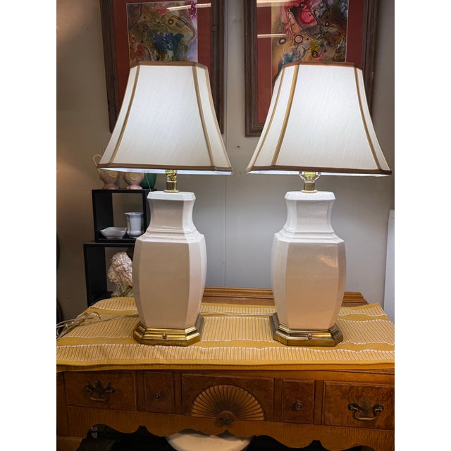 Hollywood Regency 1960s Hollywood Regency Crackle Glaze Lamp Pair For Sale - Image 3 of 11