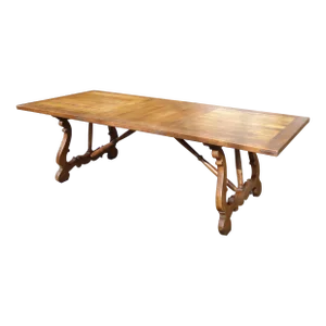 Early Bold Walnut Table