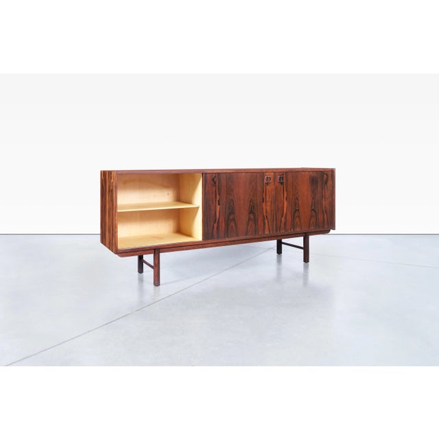 Mid-Century Modern Rosewood "Ladoga" Credenza by Erik Wortz For Sale In Los Angeles - Image 6 of 12
