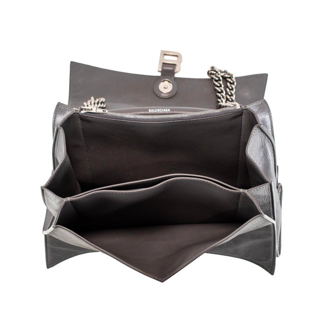 Metal Balenciaga Gray Leather Silver Hardware Crush Chain Medium Flap Shoulder Bag For Sale - Image 7 of 11