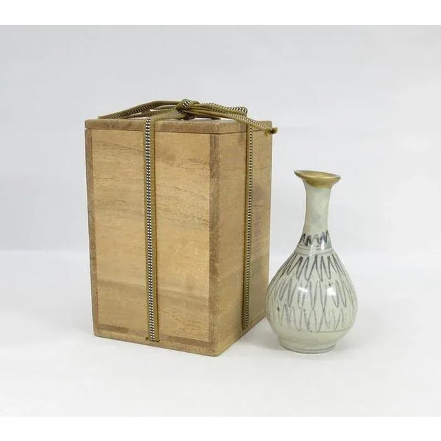 17th Century Japanese Shoki-Imari Bottle With Kintsugi For Sale - Image 10 of 11