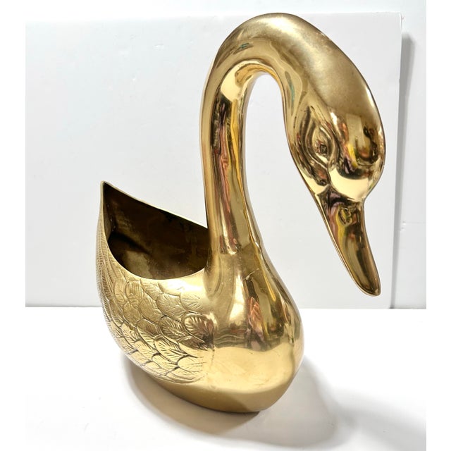 Vintage Brass Swan Cachepot – Hollywood Regency Bar Cart & Bookshelf Decor Accent For Sale - Image 4 of 10