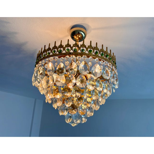 Vintage Brass & Original Emerald Green Crystal Crown Cascade Chandelier – 5 Light For Sale - Image 15 of 17
