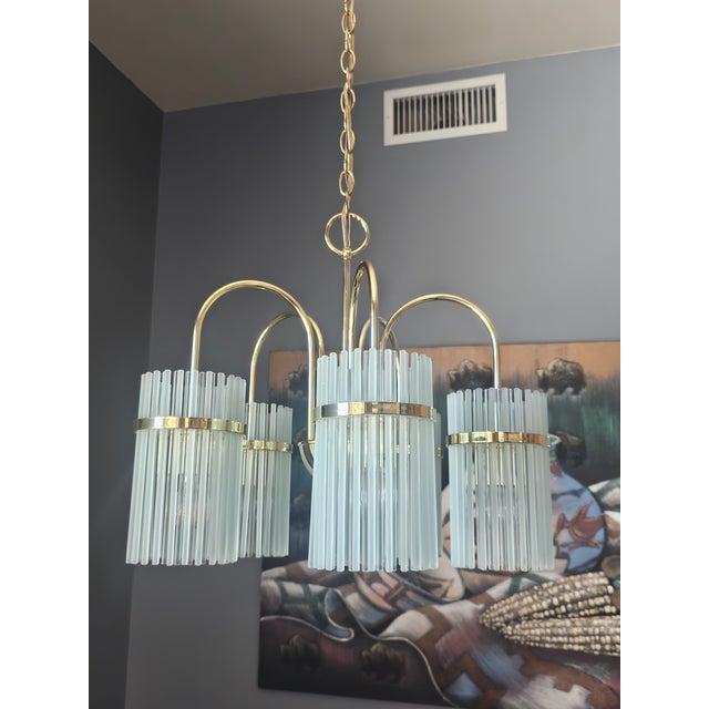 Mid-Century Modern Vintage Gaetano Sciolari 5-Light Brass Chandelier With Alternating Frosted & Clear Glass Rods For Sale - Image 3 of 5