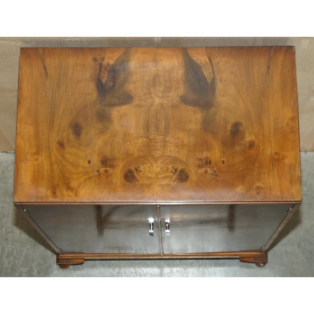 Antique Art Deco Burr Walnut Housekeepers Linen Cupboard from Waring & Gillow For Sale - Image 10 of 18
