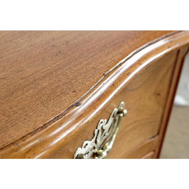 Gold Louis XV Period Nantaise Dresser in Yellow Mahogany, 1700s For Sale - Image 8 of 18