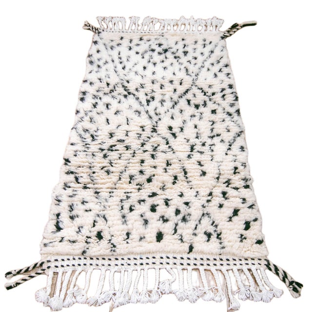 Handwoven Beni Ourain Rug - Small Moroccan Bathroom Rug – Cream Black Dots Shag Pile Bath Mat 2x4 Ft For Sale - Image 4 of 12