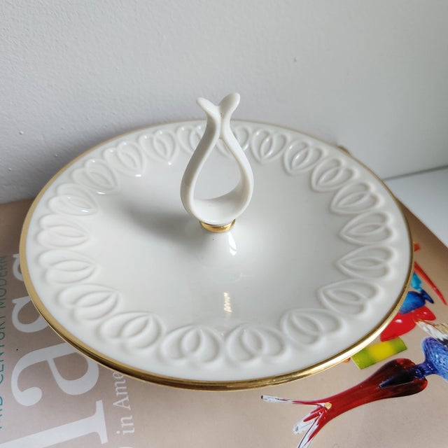 Late 20th Century Lenox Embossed Heart Venus Collection Center Handle Footed Candy Trinket Dish For Sale In Cleveland - Image 6 of 9