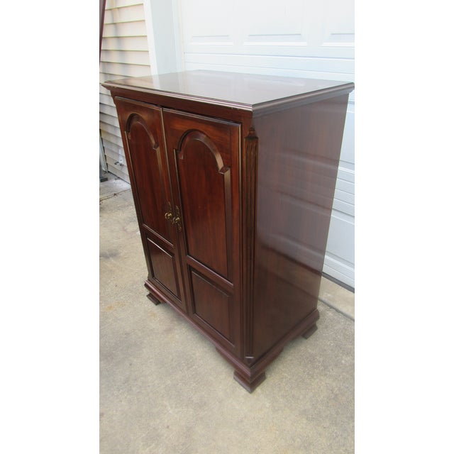 Traditional 1980s Ethan Allen Cherry Armoire Wardrobe Tv Cabinet Designer Chest Georgian Court For Sale - Image 3 of 12