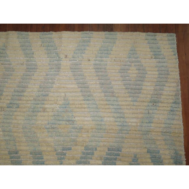 Late 20th Century Zabihi Collection White Blue Gray Modern Turkish Tulu Carpet For Sale - Image 13 of 18