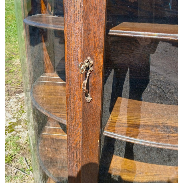 Antique Quartersawn Oak Leaded Curved Glass China Cabinet With Claw Feet 1920s For Sale - Image 10 of 18