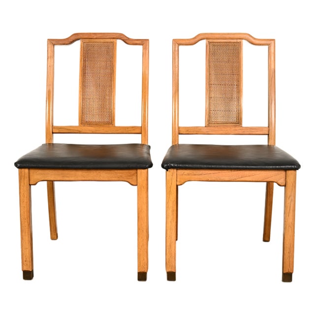 Henredon Style Mid-Century Hollywood Regency Carved Walnut and Cane Side Chairs or Dining Chairs, Pair For Sale