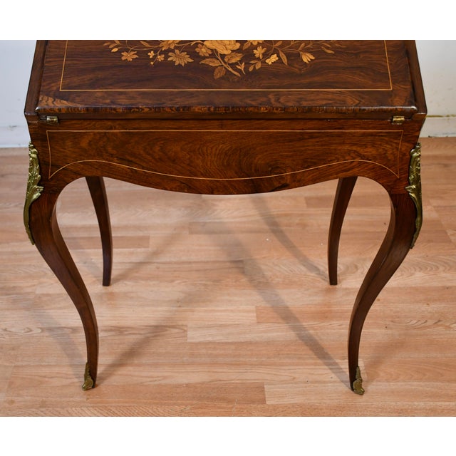1880s Antique French Louis XV Walnut & Satinwood Inlay Secretary Ladies Desk For Sale - Image 6 of 18