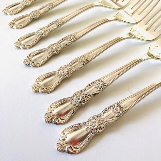 French Provincial 1950s Vintage Rogers "Heritage" Pattern Silverplate Salad- Dessert Forks- Set of 7 For Sale - Image 3 of 6