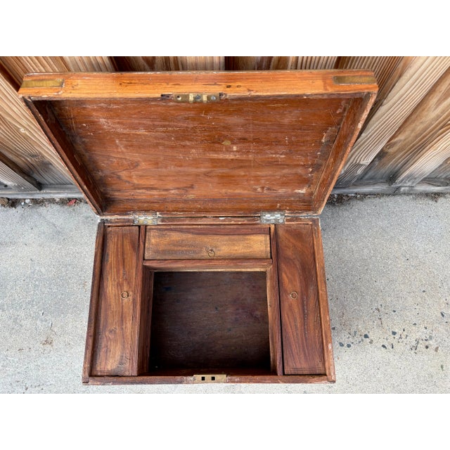 Chest in Wood and Brass For Sale - Image 17 of 18