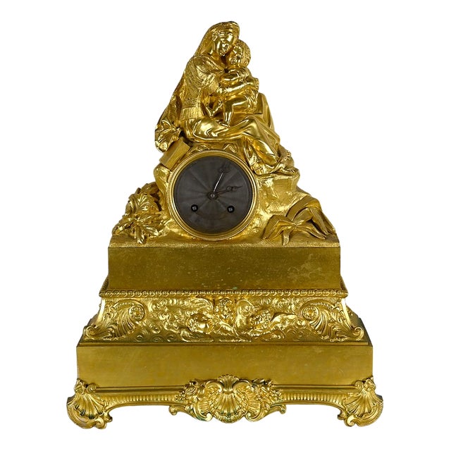 Early 19th Century Golden Bronze Pendulum the Virgin with the Chair For Sale