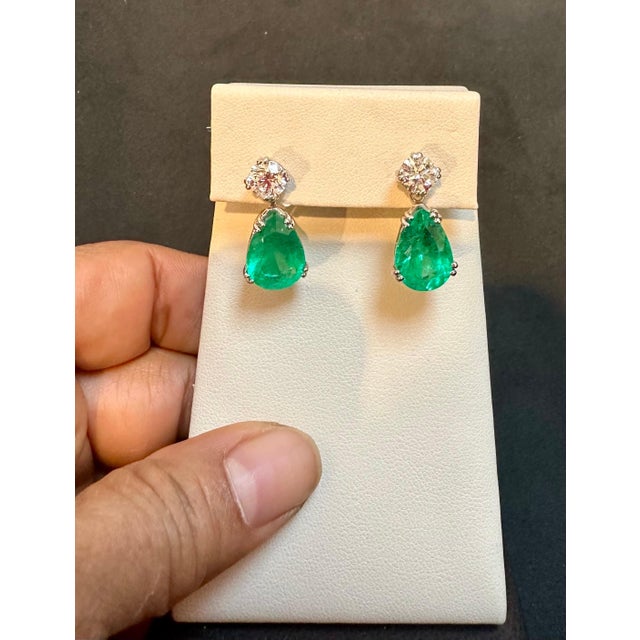 GIA Certified 11 Ct Pear Cut COLOMBIAN Emerald & 1 Ct Each Diamond Drop Earrings For Sale In New York - Image 6 of 18