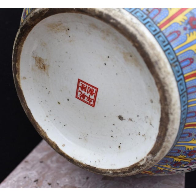 Chinese Qianlong Bulbous Shangping Form Porcleain Vases, Set of 2 For Sale - Image 9 of 11