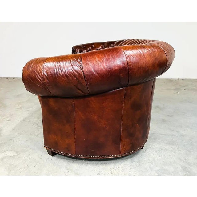Mid-Century Modern 1990s Henredon Chesterfield Crescent Sofa, Brown Leather, Tufted For Sale - Image 3 of 9