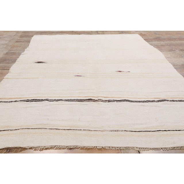 Ivory Vintage Turkish Kilim Area Rug - 05'09 X 09'11 For Sale - Image 8 of 9