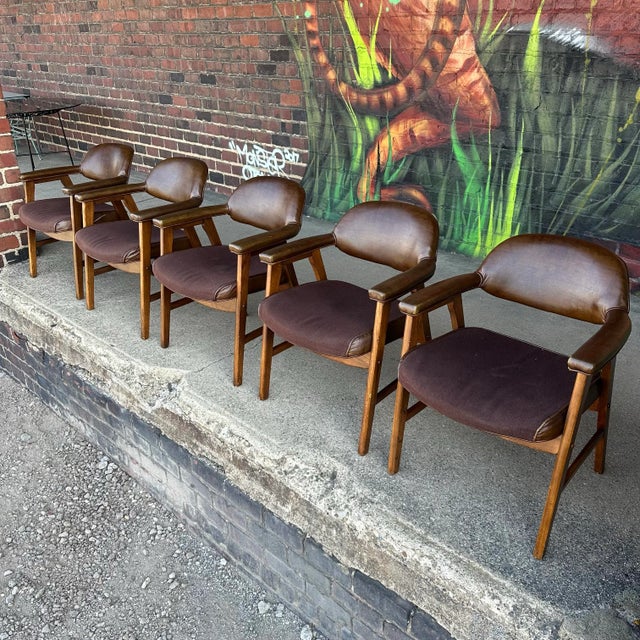 Mid-Century Modern Set of 5 Mid-Century Modern Hon Murphy Miller Walnut Arm Office Chairs For Sale - Image 3 of 12