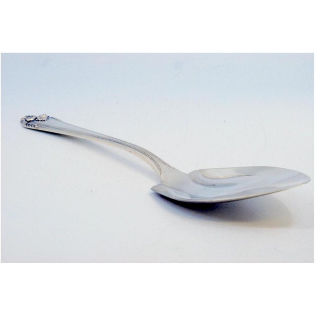 Silver Vegetable Spoon with Reliefs on the Shell and Grooves For Sale - Image 3 of 8