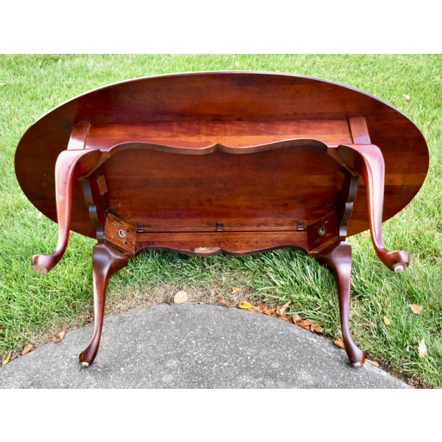 Pennsylvania House Solid Cherry Coffee Table Queen Anne Oval Vintage Cocktail For Sale - Image 14 of 15