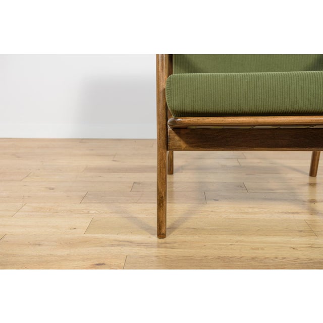 Mid-Century Model 300-139- Armchair from Swarzędz Factory, Poland, 1960s For Sale - Image 16 of 18