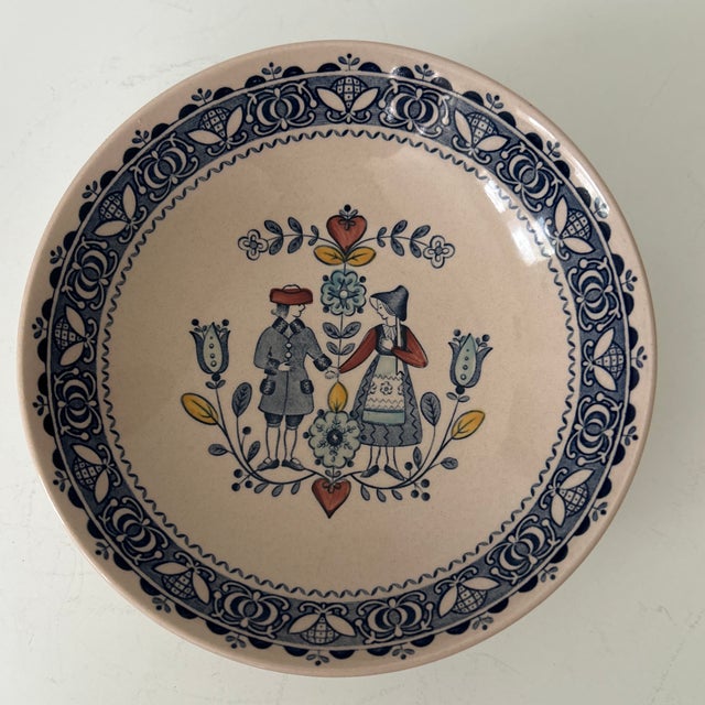 1970s English Traditional Johnson Brothers Staffordshire Hearts and Flowers - Set of 6 For Sale - Image 4 of 6