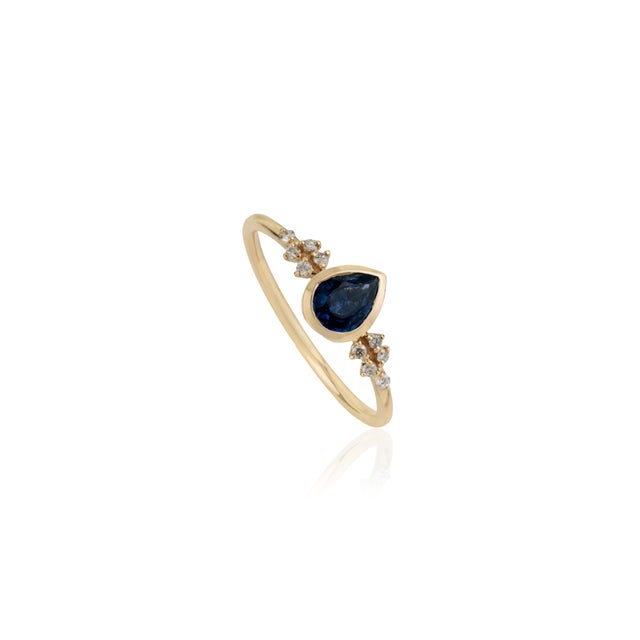 Pear Cut Blue Sapphire and Diamond Cluster Vintage Ring in 14k Gold Size 5 For Sale - Image 4 of 17