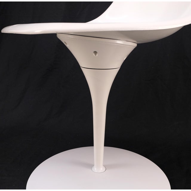 Set of 3 Mid Century Modern Tulip Base White Fiberglass Side Dining Chairs MINT! For Sale - Image 10 of 14