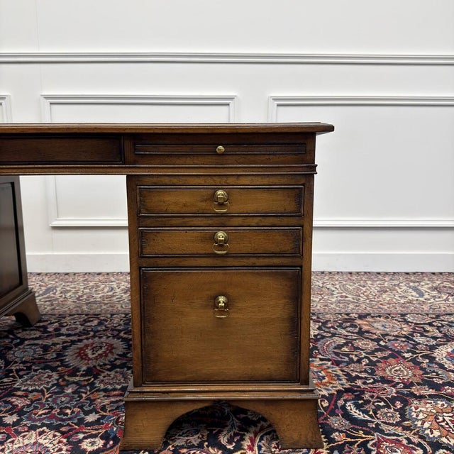Classic English Chesterfield Desk from RAC For Sale - Image 11 of 18