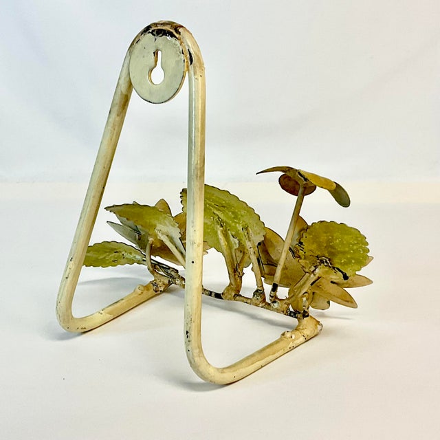 Metal 1940s Vintage Italian Boho Chic Flora Tole Hand Picture-Plate Easel Rack, Wall-Mounted or Tabletop For Sale - Image 7 of 11