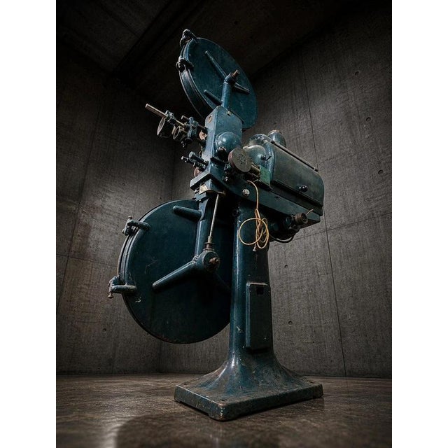 Ernemann V Carbon Arc 35mm Cinema Projector on Original Pedestal, 1920s For Sale - Image 4 of 15