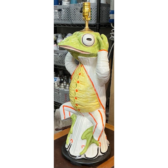 Large Scale Hollywood Regency Italian Frog Form Ceramic Table Lamp For Sale - Image 4 of 8