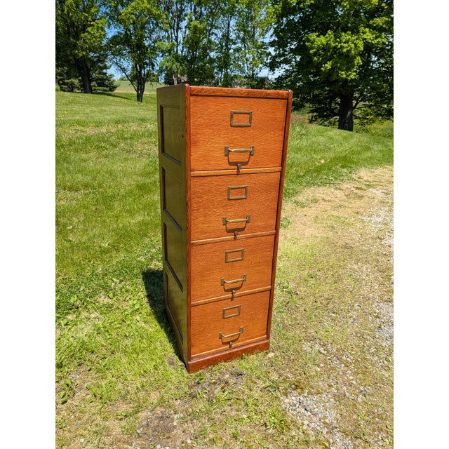 American Antique Quarter Sawn Oak Four Drawer File Cabinet 1920s Lot 1 For Sale - Image 3 of 18