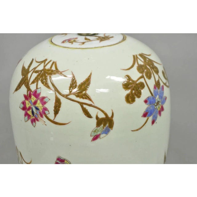 Mid 20th Century Vintage Oriental Chinese Porcelain Bulbous Jardinière Floral Oriental Table Lamp For Sale - Image 5 of 12