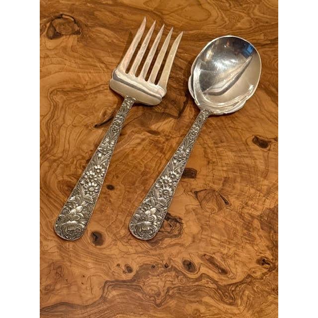1950s S. Kirk Repousse Pattern Sterling Silver Large Heavy Serving Spoon & Fork Utensil Set. No Monogram For Sale - Image 4 of 15
